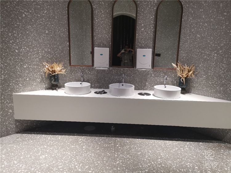 衛生間裝飾貼膜改色