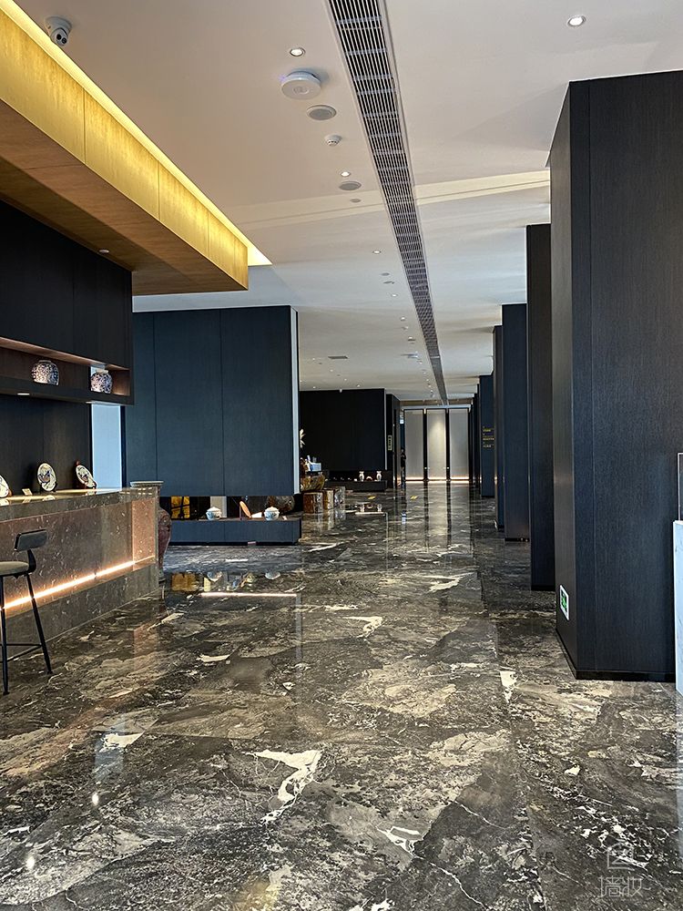 綿陽酒店定制高端黑色木紋裝飾貼膜案例-PVC木紋膜