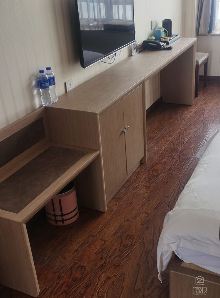 酒店翻新木紋膜裝飾貼膜翻新現場實拍-pvc裝飾貼膜