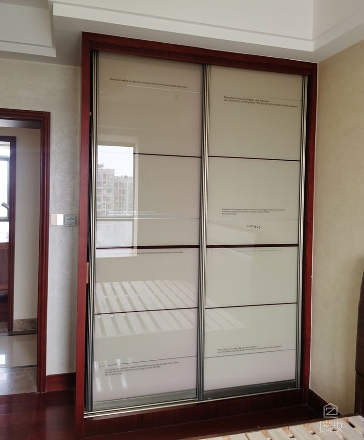 LG木紋膜如何快速翻新家中的衣柜-PVC裝飾貼膜