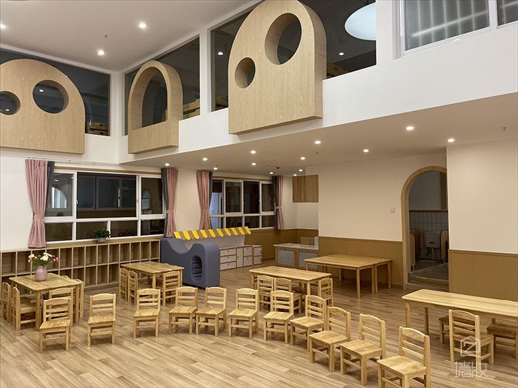 成都新都區一公益性幼兒園使用lg木紋裝飾貼膜案例