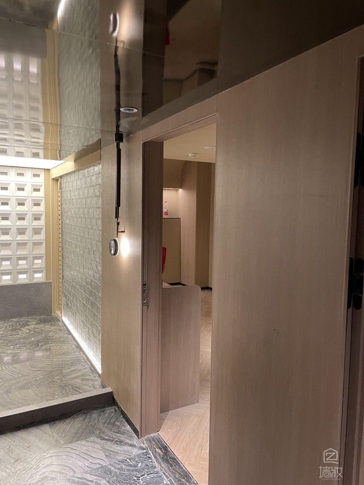 品味茶香新境界:LG 進口改色膜木紋膜,打造高端茶樓典范